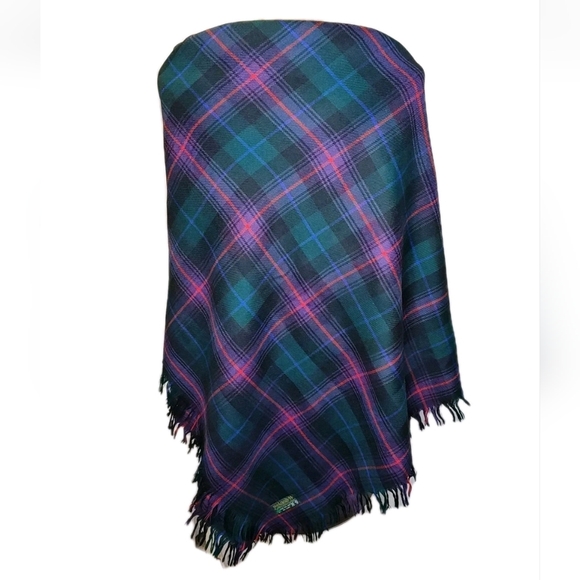 J Hanley Fringed Flannel Irish Wool Wrap Blanket Scarf Ireland Tartan Plaid Kilt - Picture 6 of 8